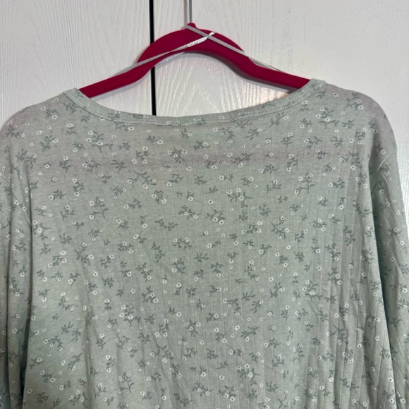 NWT. Hippie Rose Trendy Plus Size Printed Henley Neck Top Juniors 3X Sage Ditsy. - Picture 10 of 14